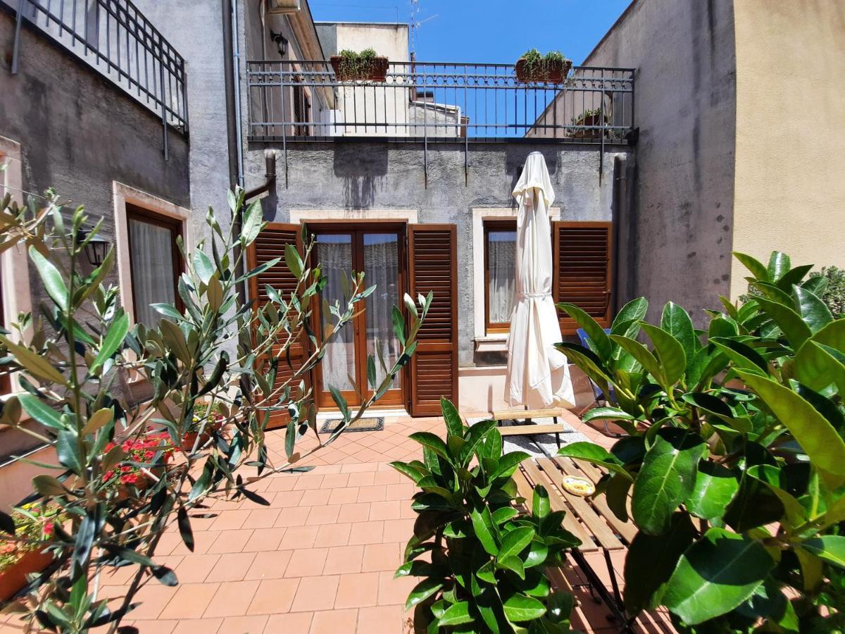 Il Borghetto Di San Giuseppe Etnarooms&Apartments Николози Екстериор снимка