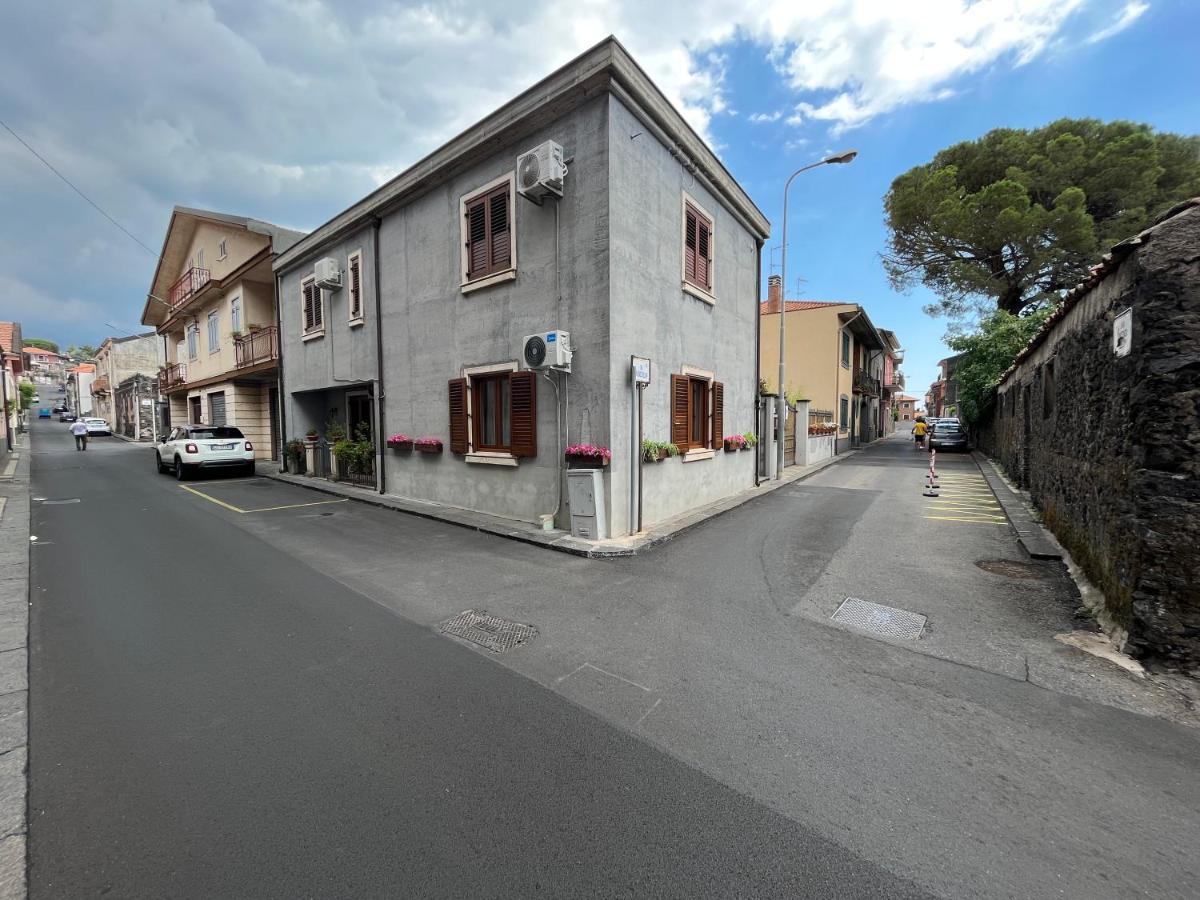 Il Borghetto Di San Giuseppe Etnarooms&Apartments Николози Екстериор снимка